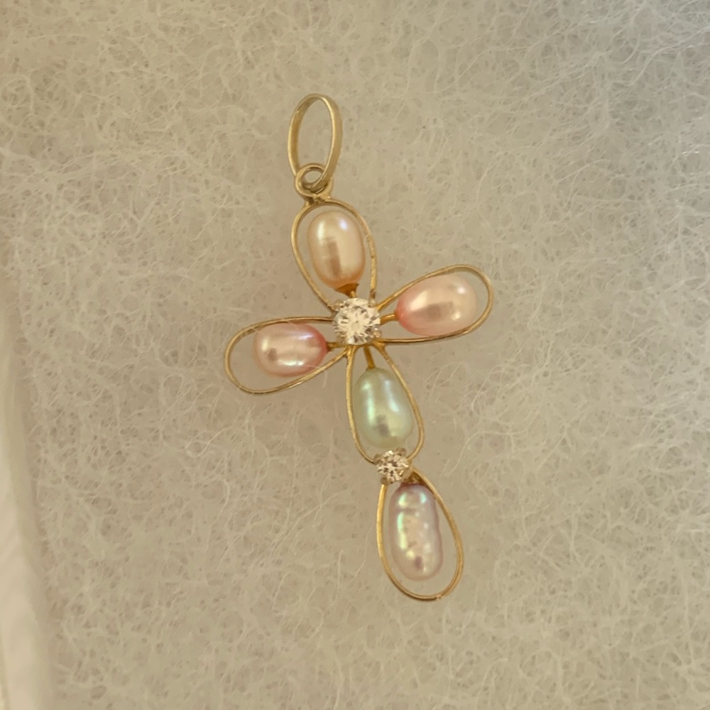 10K CZ & Pearl Delightful Cross Pendant 1.14g